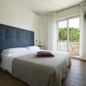 Standard Zimmer mit Kingsize-Bett